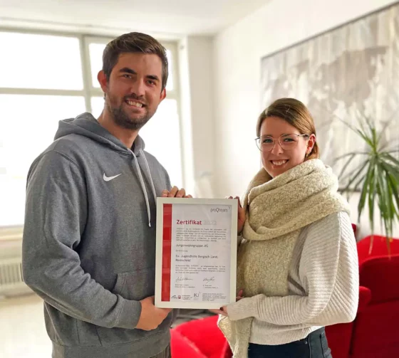 Dominik Müller und Tessa Berndsen, Teamleiter und stellvertretende Teamleiterin der Jungen-Wohngruppe Waldhofstraße der Evangelischen Jugendhilfe Bergisch Land