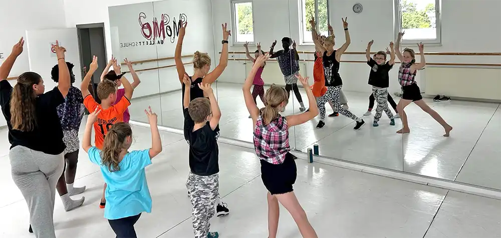 EJBL-Jugend-Wohngruppe-Thomas-Mann-Str.-Tanzworkshop-Ferien-August-2024-1